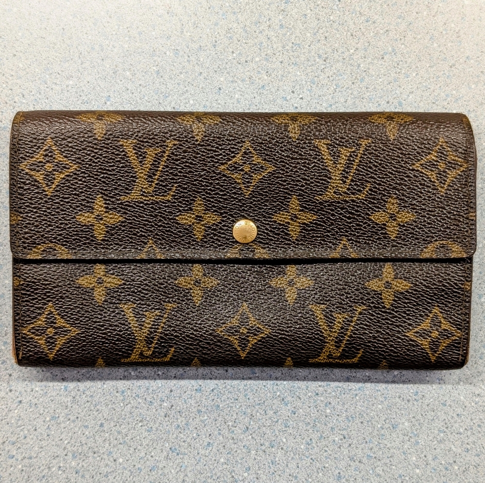 Louis Vuitton Sarah 76 Monogram Wallet